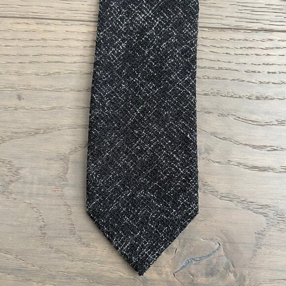 Reaction Kenneth Cole Abstract Print Poly Blend Textured Tie Blk+Wht Sz OS NWOT - Picture 2 of 6